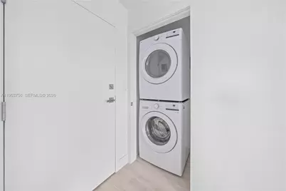 32 NW 14th Ave #201, Miami, FL 33125 - Photo 4