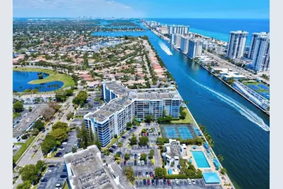 1000 Parkview Dr #528, Hallandale Beach, FL 33009 - Photo 2
