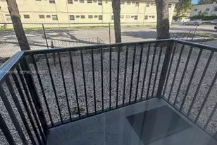 1015 NW 45th Ave, Miami, FL 33126 - Photo 14