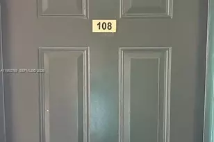 1015 NW 45th Ave, Miami, FL 33126 - Photo 4