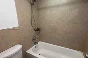 1015 NW 45th Ave, Miami, FL 33126 - Photo 10