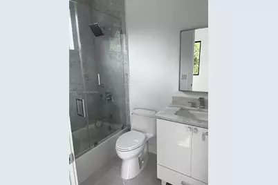 2 Hough Dr, Miami Springs, FL 33166 - Photo 22