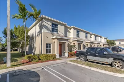 540 NE 5th Ter, Florida City, FL 33034 - Photo 2