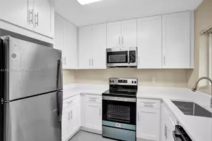 920 SW 28th St, Fort Lauderdale, FL 33315 - Photo 2