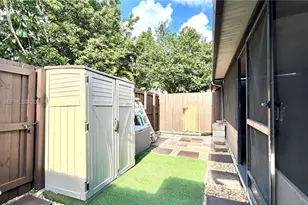 10271 Oleander Ct, Pembroke Pines, FL 33026 - Photo 30