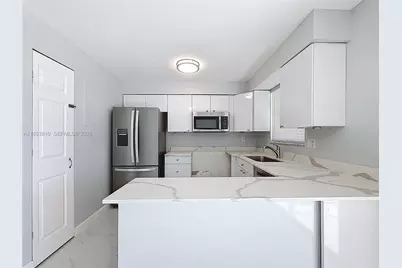 1100 SE 4th Ave #31, Deerfield Beach, FL 33441 - Photo 6