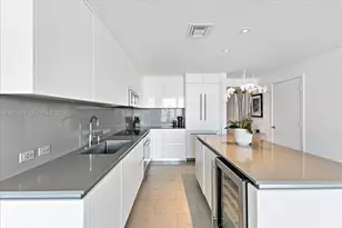 88 SW 7th St, Miami, FL 33130 - Photo 8