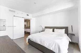 88 SW 7th St, Miami, FL 33130 - Photo 12