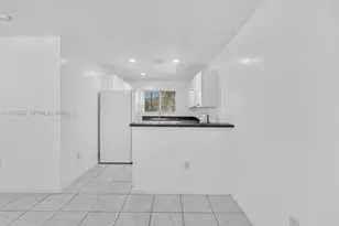 843 NW 7th St, Hallandale Beach, FL 33009 - Photo 6