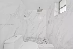 18900 NE 14th Ave, Miami, FL 33179 - Photo 16