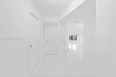 18900 NE 14th Ave #D308, Miami, FL 33179 - Photo 4