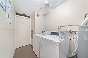 18900 NE 14th Ave, Miami, FL 33179 - Photo 20