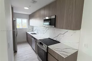 32 NW 14th Ave, Miami, FL 33125 - Photo 2