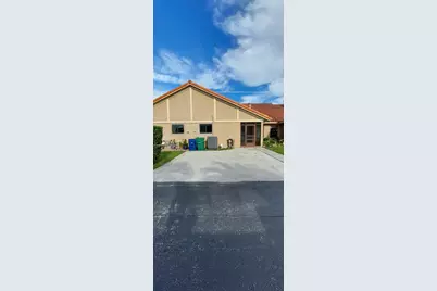 19525 E Cypress Ct E #19525, Hialeah, FL 33015 - Photo 2