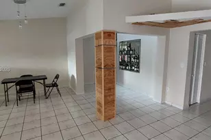19525 E Cypress Ct E, Hialeah, FL 33015 - Photo 4