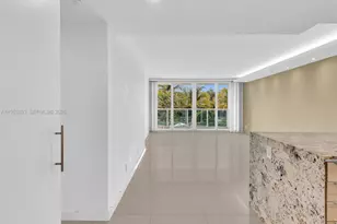 100 Bayview Dr, Sunny Isles Beach, FL 33160 - Photo 4