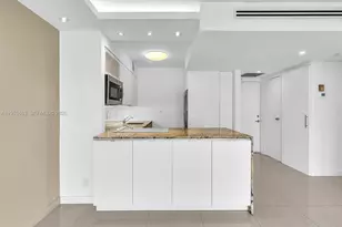 100 Bayview Dr, Sunny Isles Beach, FL 33160 - Photo 10