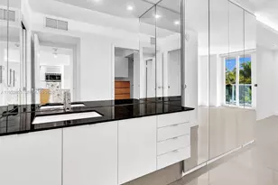 100 Bayview Dr, Sunny Isles Beach, FL 33160 - Photo 32