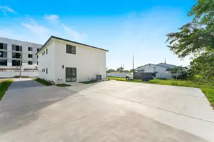 11997 SW 218th St, Miami, FL 33170 - Photo 14
