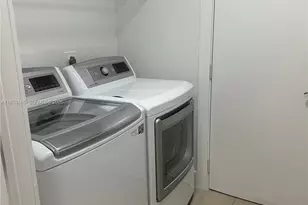 8909 SW 113th Pl Cir W, Miami, FL 33176 - Photo 6