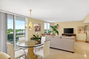 2401 Collins Ave, Miami Beach, FL 33140 - Photo 10