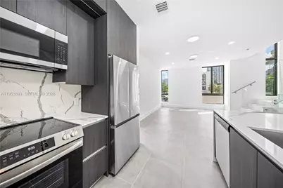 526 SW 2nd St #1, Miami, FL 33130 - Photo 2