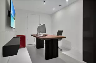 1080 Brickell Ave, Miami, FL 33131 - Photo 14