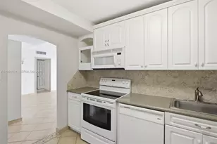 3731 N Country Club Dr, Aventura, FL 33180 - Photo 8