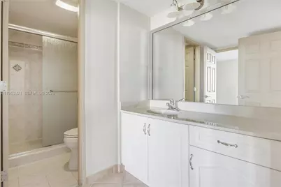 3731 N Country Club Dr #1421, Aventura, FL 33180 - Photo 14