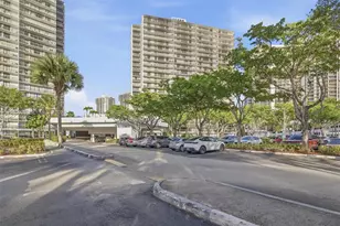 3731 N Country Club Dr, Aventura, FL 33180 - Photo 18