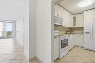 3731 N Country Club Dr, Aventura, FL 33180 - Photo 6