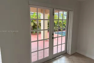 20030 NW 83rd Ct, Hialeah, FL 33015 - Photo 10