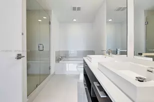 45 SW 9th St, Miami, FL 33130 - Photo 16