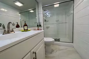 20301 W Country Club Dr, Aventura, FL 33180 - Photo 16