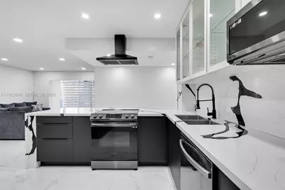 3800 Hillcrest Dr #203, Hollywood, FL 33021 - Photo 12