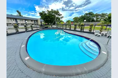 8000 Fairview Dr #203, Tamarac, FL 33321 - Photo 32