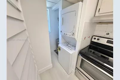 8000 Fairview Dr #203, Tamarac, FL 33321 - Photo 10