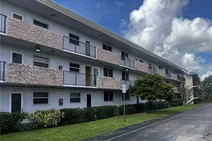 5985 Del Lago Cir, Sunrise, FL 33313 - Photo 2