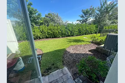 3235 N Watercress Dr, Lauderdale Lakes, FL 33311 - Photo 26