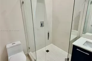 45 SW 9th St, Miami, FL 33130 - Photo 32