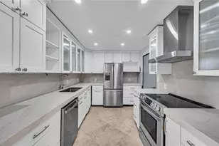 11 Island Ave, Miami Beach, FL 33139 - Photo 4