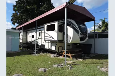 849 NW 12th St, Homestead, FL 33030 - Photo 4