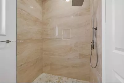 1721 S Treasure Dr, North Bay Village, FL 33141 - Photo 36