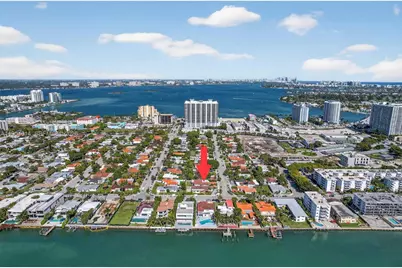 1721 S Treasure Dr, North Bay Village, FL 33141 - Photo 2