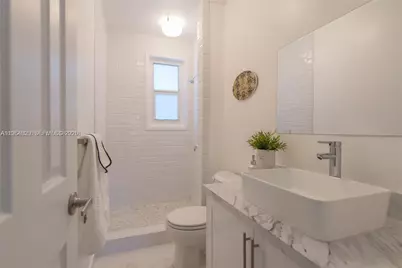 11515 NE 12th Ave, Miami, FL 33161 - Photo 12