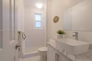 11515 NE 12th Ave, Miami, FL 33161 - Photo 12