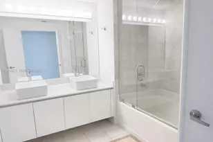 601 NE 36th St, Miami, FL 33137 - Photo 8