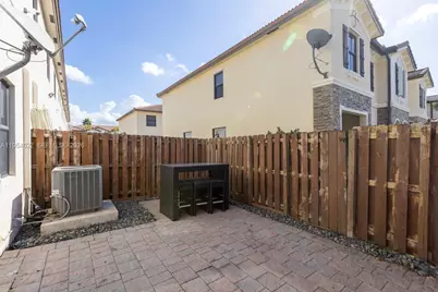 9860 NW 88th St, Doral, FL 33178 - Photo 30