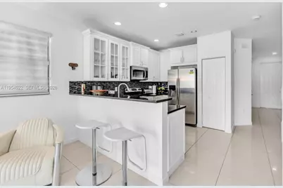 9860 NW 88th St, Doral, FL 33178 - Photo 12