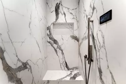 900 Biscayne Blvd #4202, Miami, FL 33132 - Photo 30